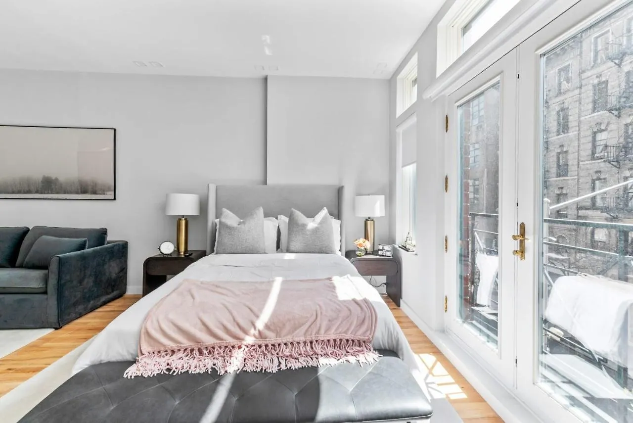 Vila Luxe Studio Apt With Charming Juliet Balcony New York Prázdninový dům